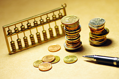 前10个月新能源车险保费同比大增53% 比亚迪、小米等新“玩家”相继入局