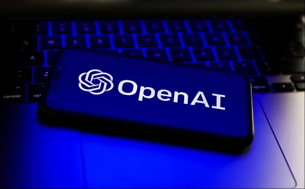 OpenAI:用户现可与ChatGPT通电话、发短信