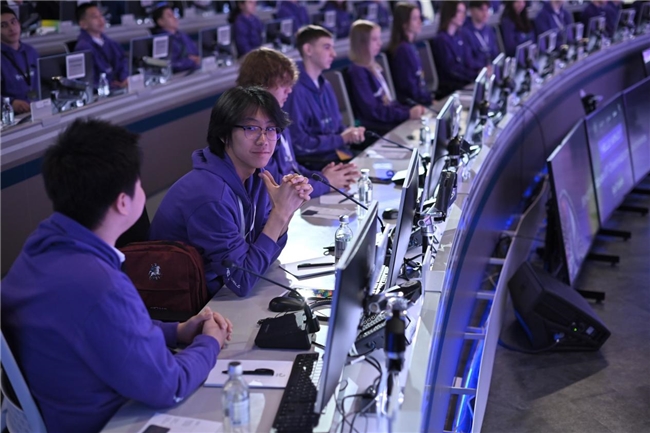 中国学生受邀参加国际IT奥林匹克竞赛,探索数字科技新机遇